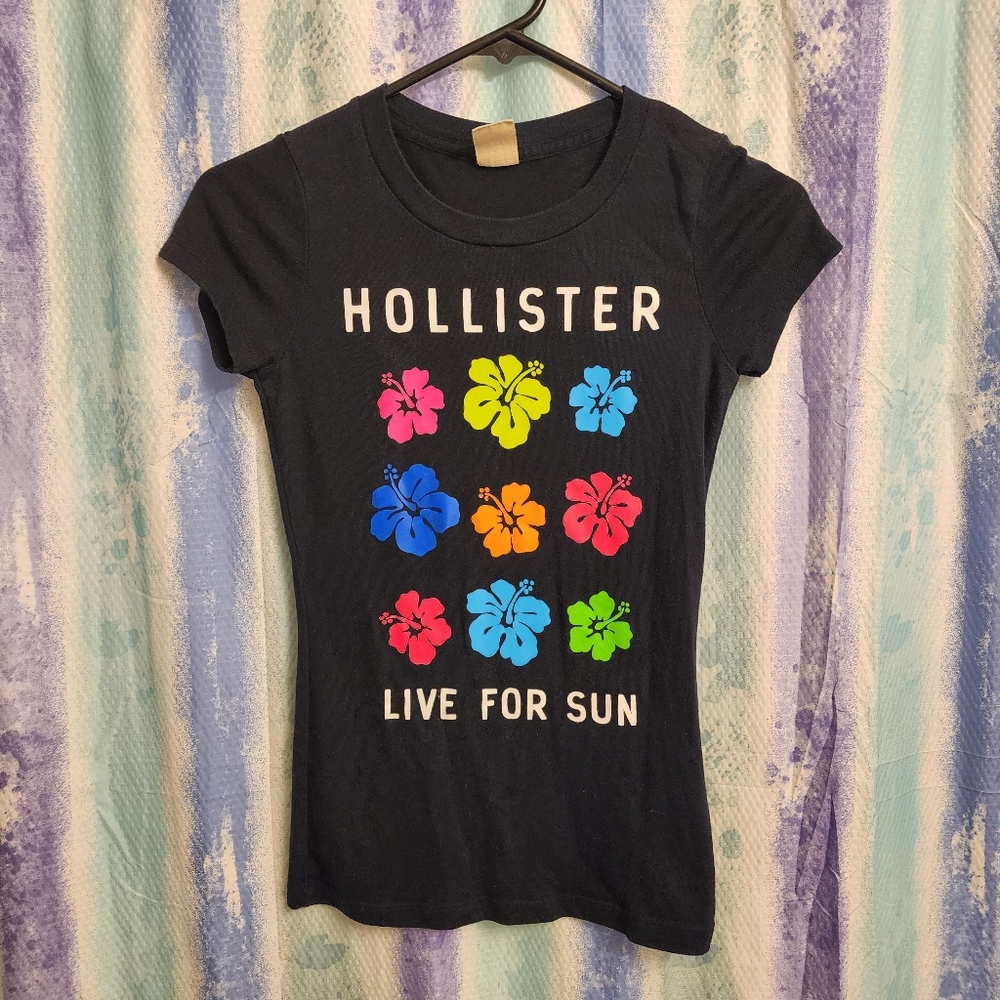 Hollister tee size xs